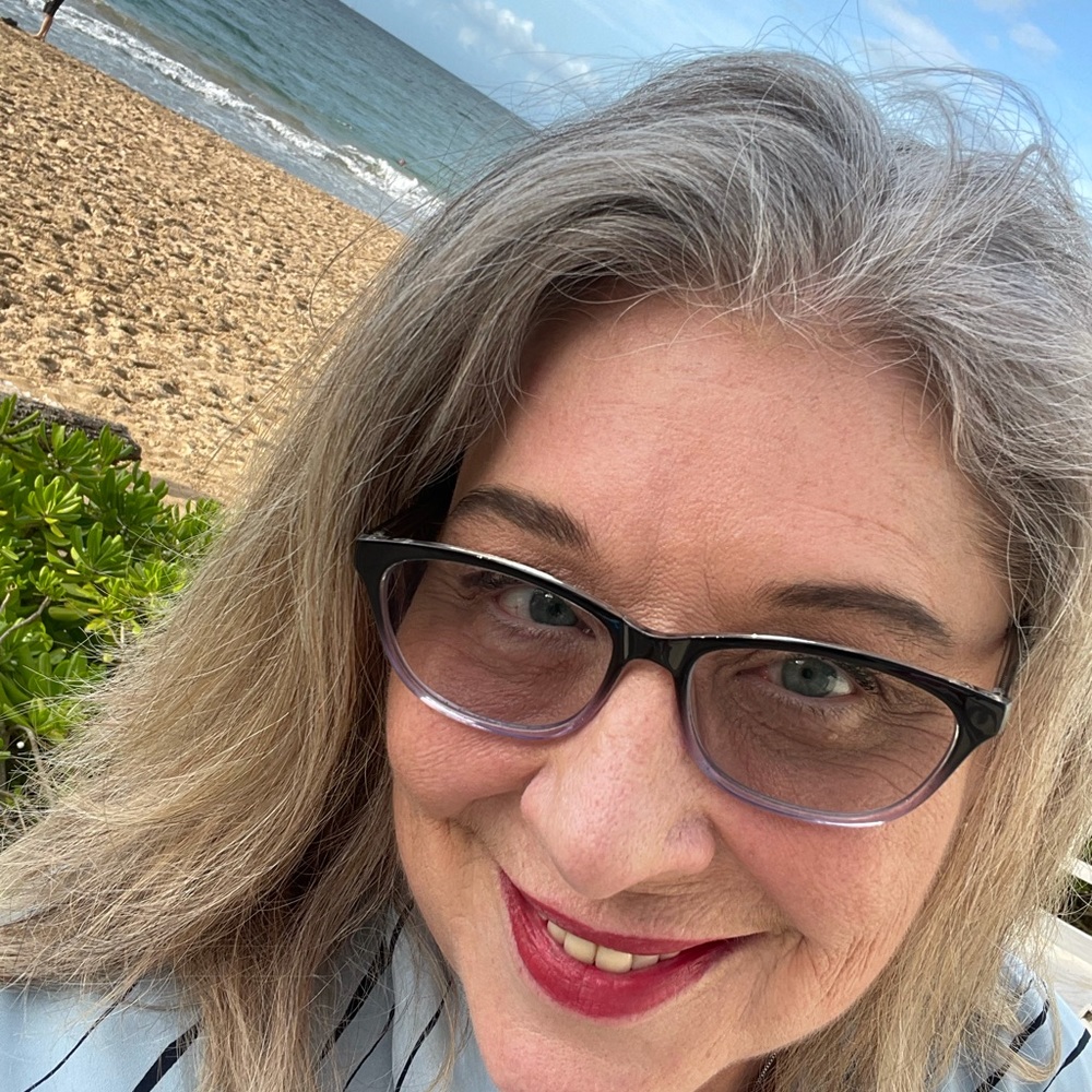 Meet your Posher, Jennifer